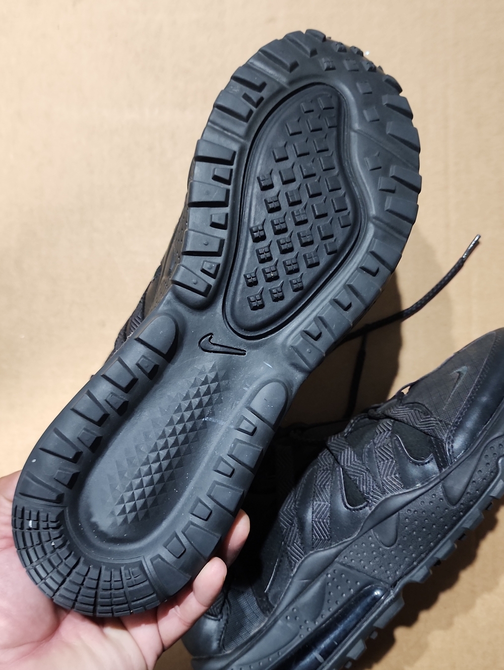 Nike Air Max 270 Bowfin Triple Black Sneakers Sz 12 - Picture 7 of 10